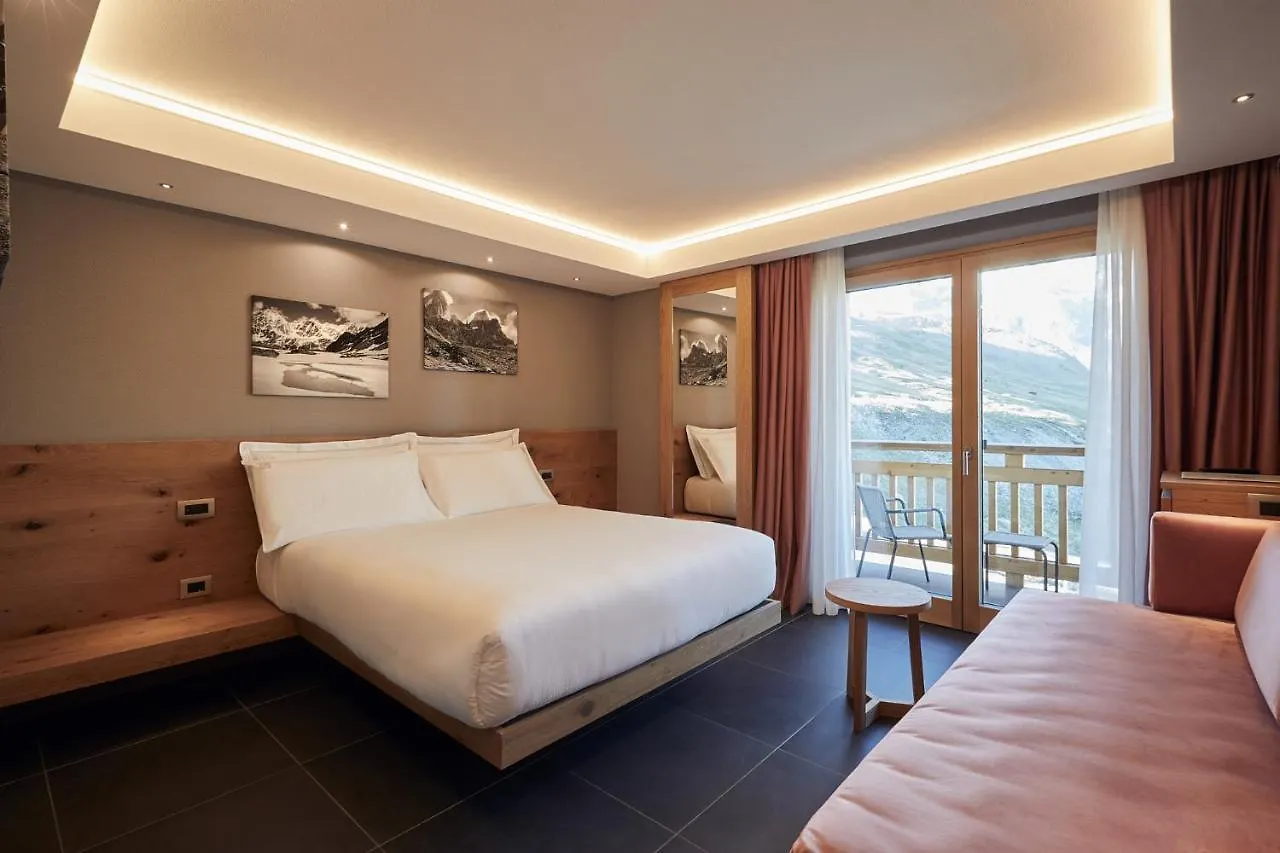 Dimora Degli Dei Hotel Livigno 4*,  Italy